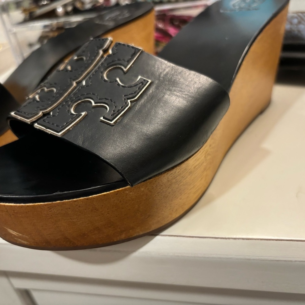 Tory Burch Ines Wedge size 8 - Picture 6 of 6